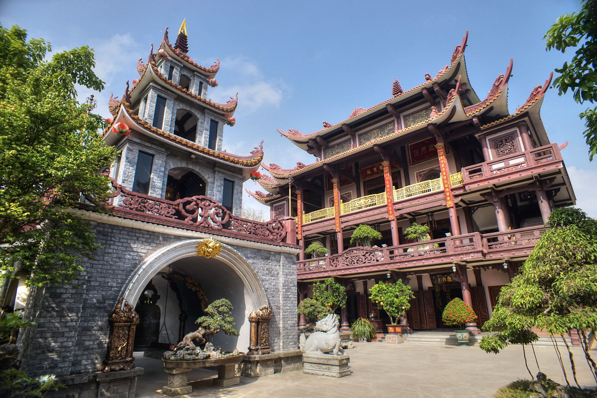 Ngắm nhìn nét đẹp cổ kính của ngôi chùa Long Khánh Quy Nhơn - FOCUS ASIA  TRAVEL