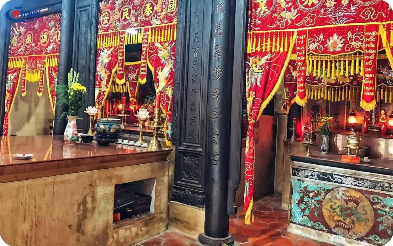 Den-Tho-Trung-Nghia-Tu-Noi-Toa-Ra-Khi-Chat-Trung-Liet