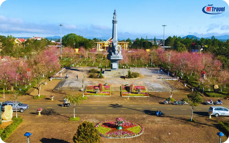 Quảng Trường Măng Đen