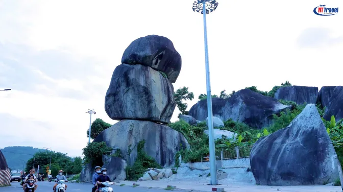 Đá Ba Chồng Định Quán Đồng Nai