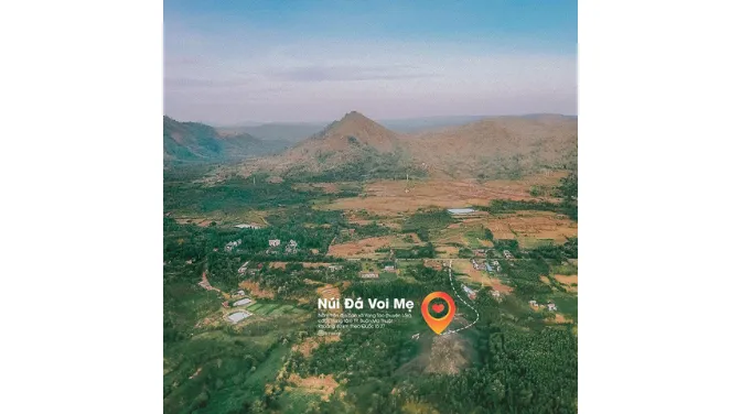 Vẻ Đẹp Siêu Thực Của Núi Đá Voi Mẹ