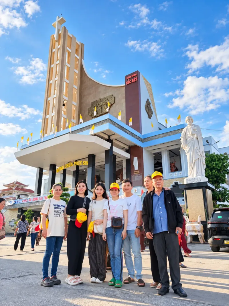 Hình ảnh đoàn khách tour đi Cha Diệp cùng đội ngũ Nam Thiên Travel