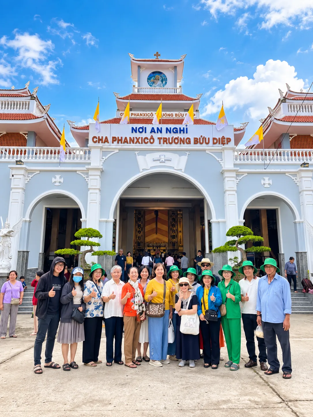 Tour đi nhà thờ Cha Diệp khởi hành tối thứ 7 hằng tuần từ TP.HCM