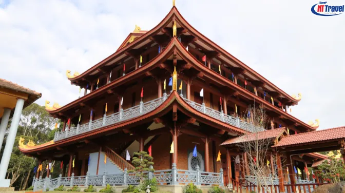 Kiến Trúc Chùa Khánh Lâm Phật Giáo Giao Hòa Nhà Rông