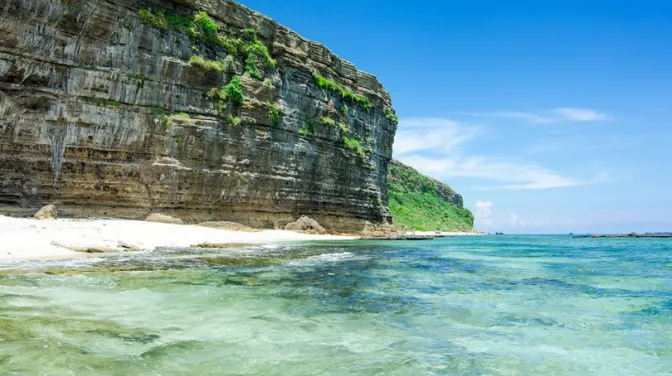 Hang Câu Lý Sơn: Kiệt Tác Địa Chất Triệu Năm & Kinh Nghiệm Khám Phá Từ A-Z