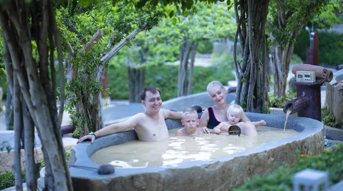 Tắm Bùn Nha Trang Ở Đâu Tốt Nhất Top 5 Địa Điểm Tắm Bún Khoáng Nổi Tiêng & Giá Vé Chi Tiết Mới Nhất