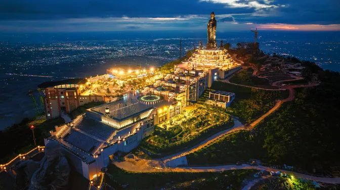 Núi Bà Đen Tây Ninh