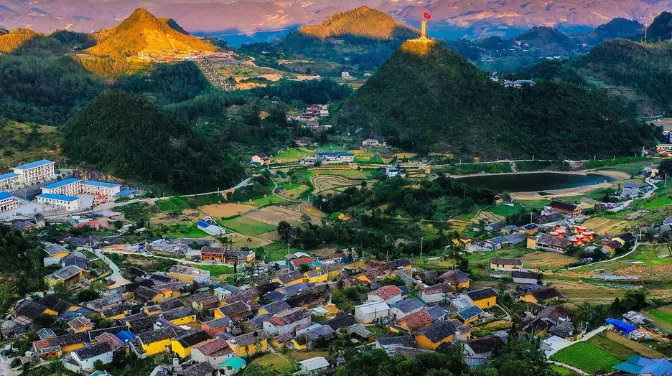 Du Lịch Lũng Cú Đồng Văn