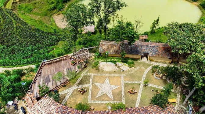 Hai Hồ Nước Mắt Rồng