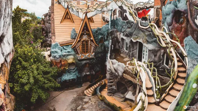 Khám Phá Kiến Trúc Độc Đáo Bên Trong Crazy House