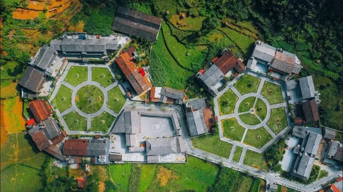 Làng Văn Hóa H'Mông Pả Vi