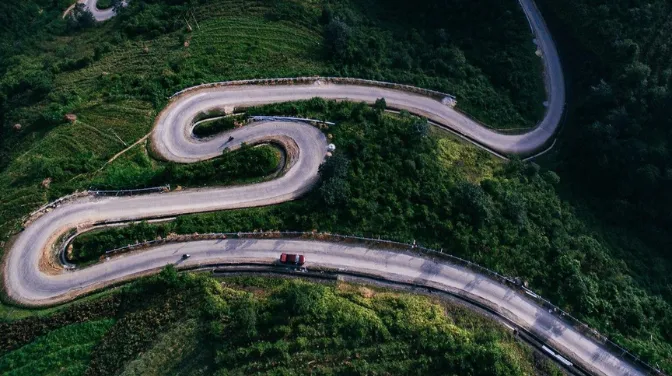 Lịch Sử Mở Đường: Gian Khổ Của Một Thế Hệ
