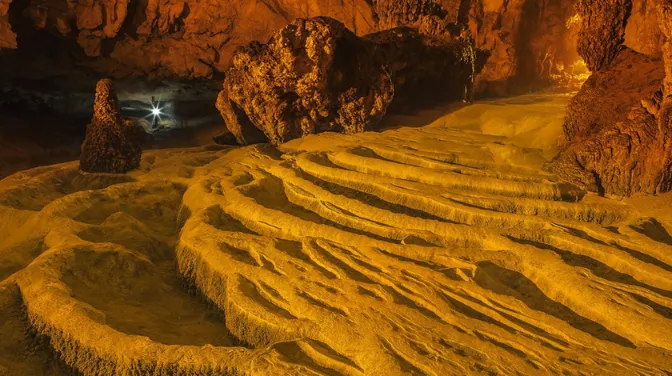 Ruộng Bậc Thang, San Hô Đá Và Thuyền Rồng