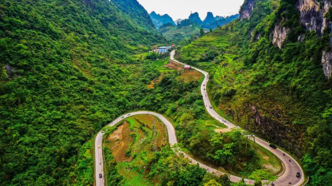 Truyền Thuyết Nùng Trí Cao Và Con Ngựa Khuỵu Chân
