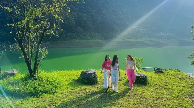 Vì Sao Nước Hồ Thang Hen Xanh Ngọc